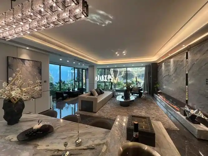 城南怡心湖200平的精装修大平层纯住宅小区