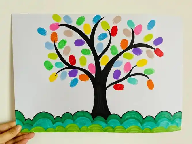 创意儿童画小班手指画大树