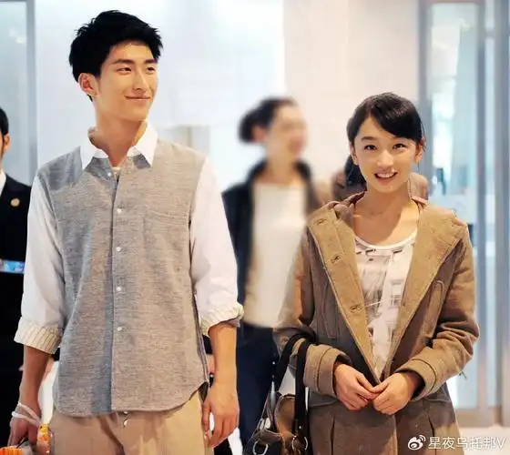 有种整容叫刘昊然恋爱,女友周冬雨没什么变化,他却像换了个人.