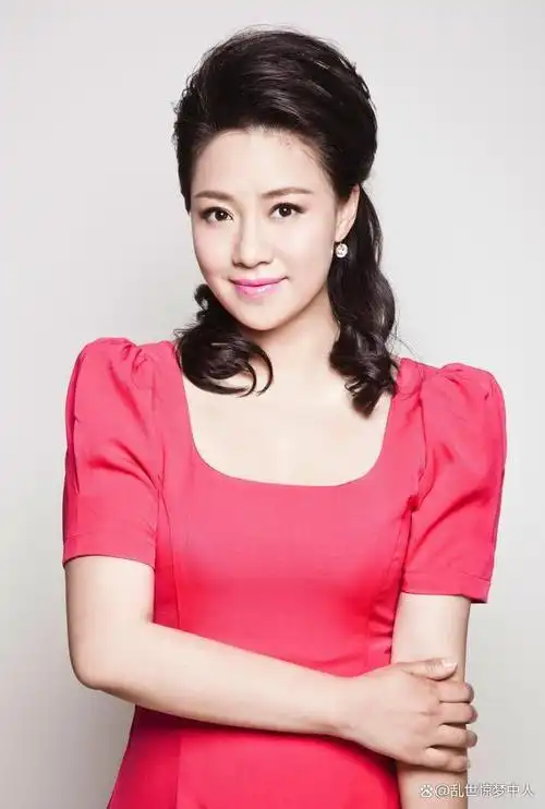 综上所述,著名女高音歌手董文华因疾病退休引发了广泛的社会关注.