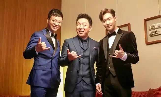 张艺兴连续六年发文给黄渤庆生