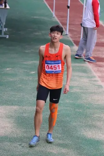 田径队2018年获得浙江省中学生田径运动会特色校初中组团体总分第一名