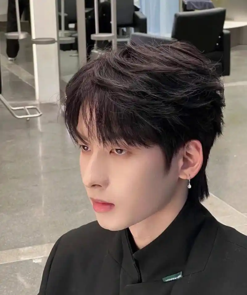 2022年度最佳发型//韩式微分 今日推荐男生微分露额头发型这款发型