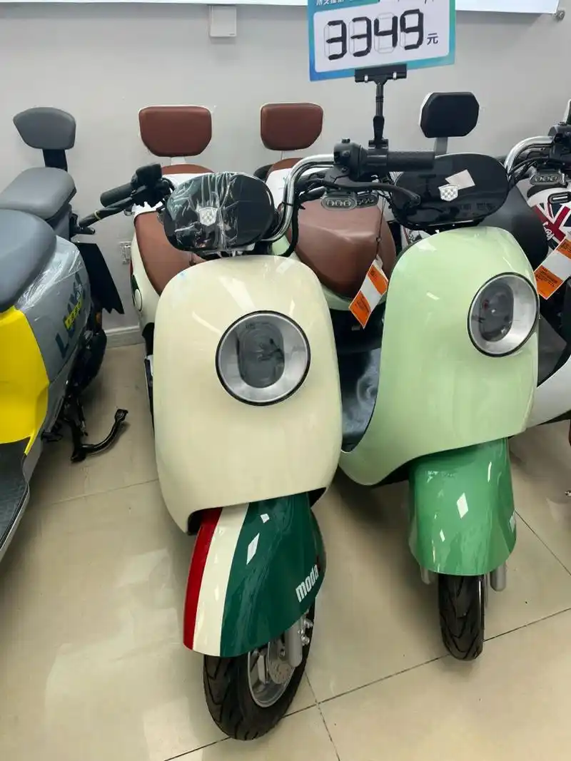 绿源电动车 全新绿源moda2,液冷电机陶瓷刹车,前后钢丝胎,60伏23安石