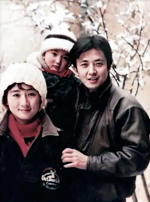 回顾侯长荣与妻子红楼相遇结婚37年生一女生活幸福美满