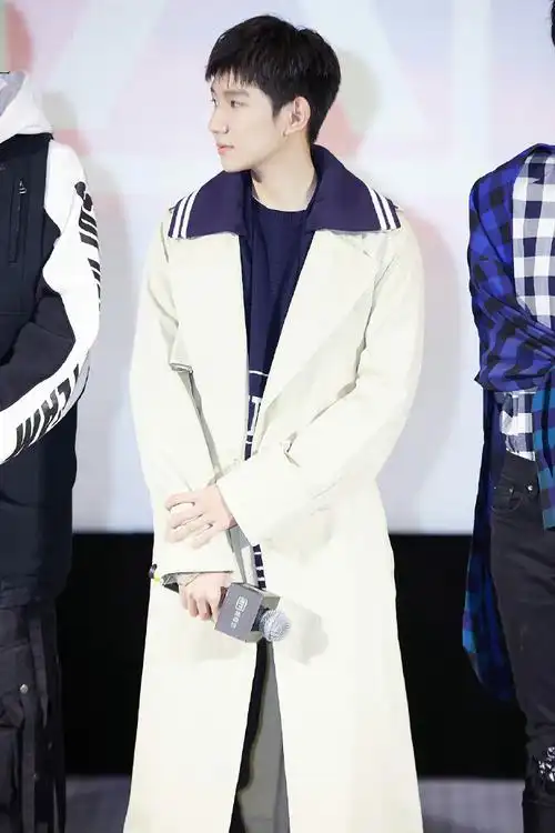 190408 工作室更博77上下班77发布会  王源roywang工作室  #王源