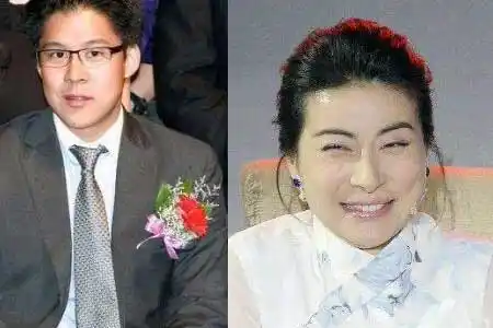 【图】霍启刚抱儿子买餐爸爸力爆棚 一点没霸道总裁架子