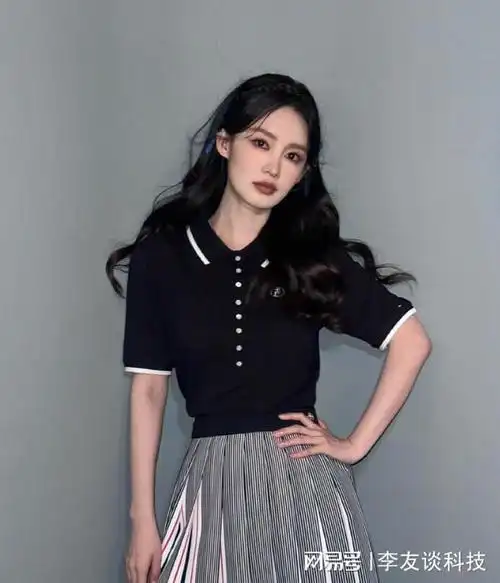 唐嫣和李沁知性迷人的穿搭, 不如宋茜法式风格穿搭减龄效果好