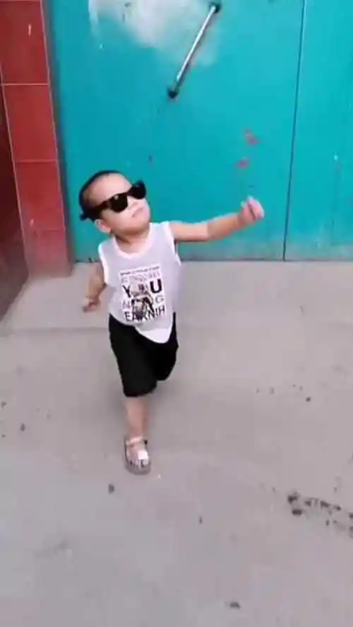 00:11这六亲不认的步伐真带劲为你推荐自动连播01:14爆炸的面包,我