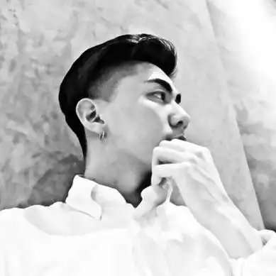 男头成熟黑白霸气头像