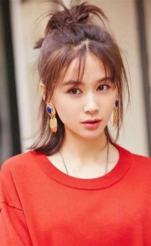 2022年流行"短发扎一半",减龄满分,承包春夏的美|发型|脸型|半扎发