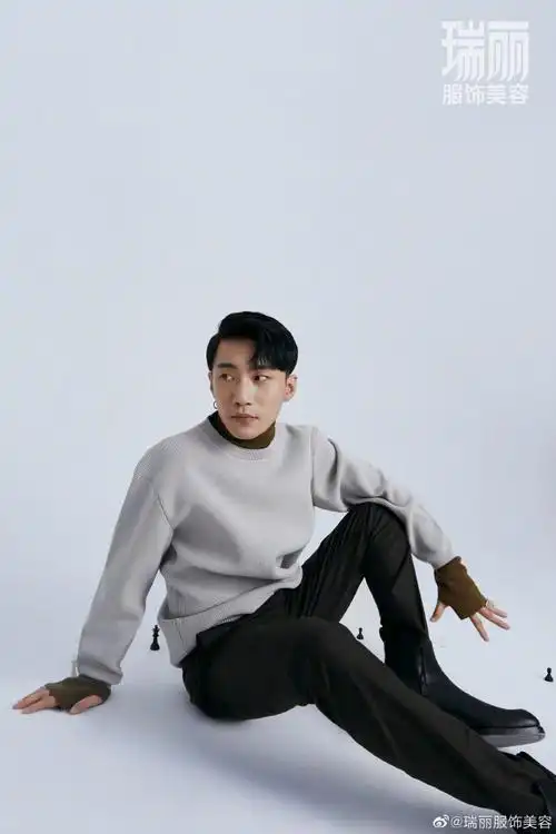 从初出茅庐,到现在青涩褪去,锋芒尽展,@孟鹤堂@周九良互撑梦想,彼此