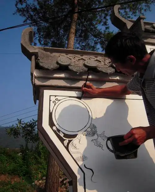 去年夏天跟父亲大人一起绘制马头墙小型壁画