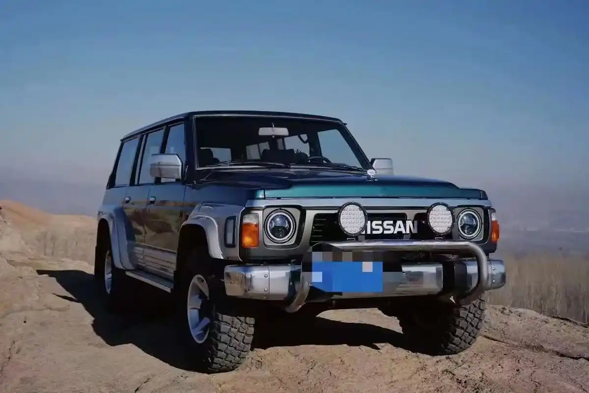 99年途乐y60 ,联合国工作用车,维和部队专用车,又称为沙 - 抖音