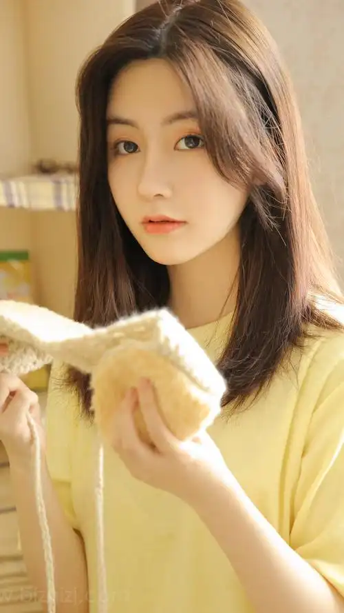 清纯氧气美女全面屏手机壁纸