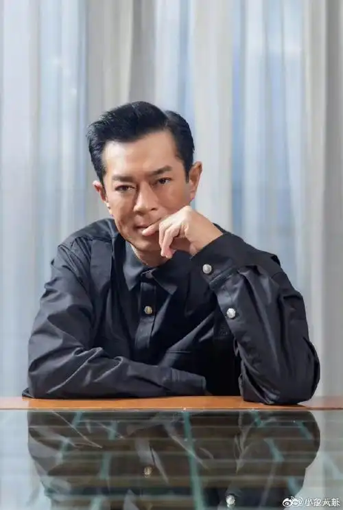 古天乐敬业##古天乐黑衬衫