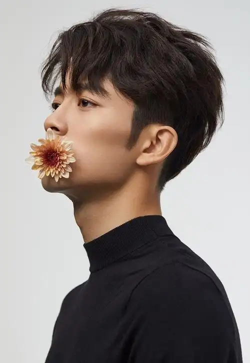 陈奕龙图片陈奕龙高冷帅气写真