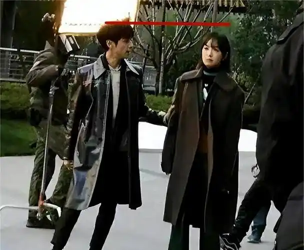 看脸是"神颜"男星,一看身材五五分,杨洋,张艺兴都中招?