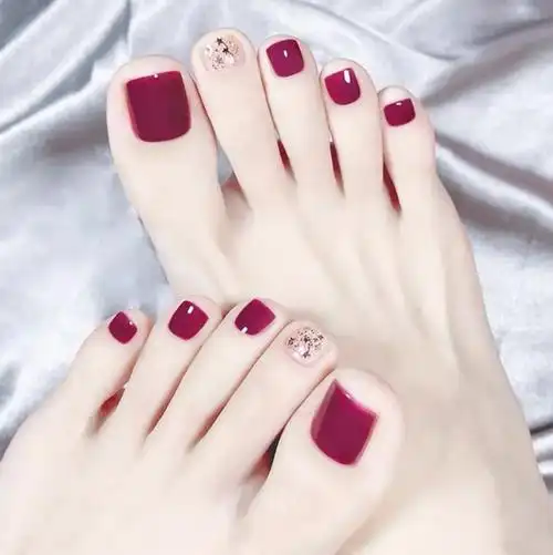 冰透葡萄紫跳色显白脚趾甲美甲,图片,脚指甲美甲-lomo美甲