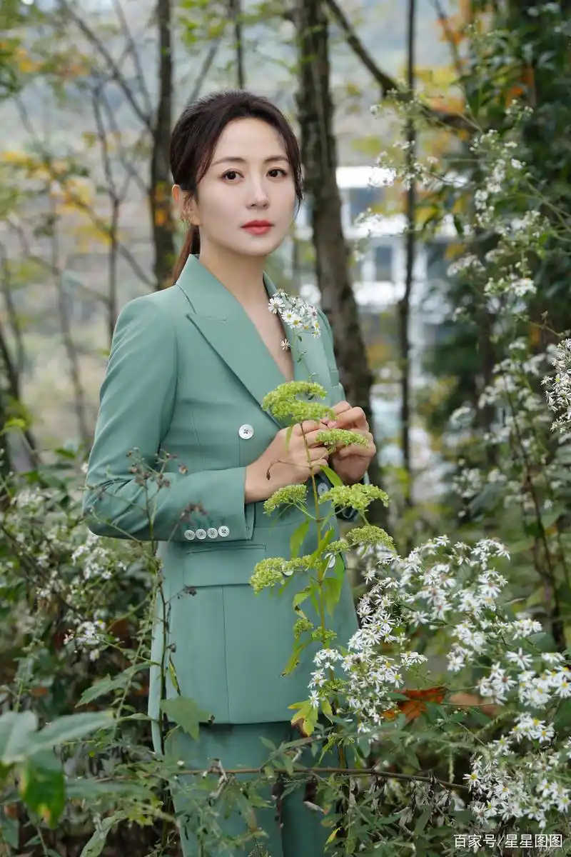 明星图集~杨舒童