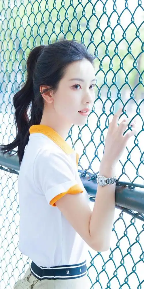 不愧是facejoking女神,陈都灵一身学院风穿搭,好温柔的南航学姐|facej