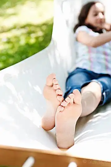 特写_女孩_脚_户外_高清图片_全景视觉