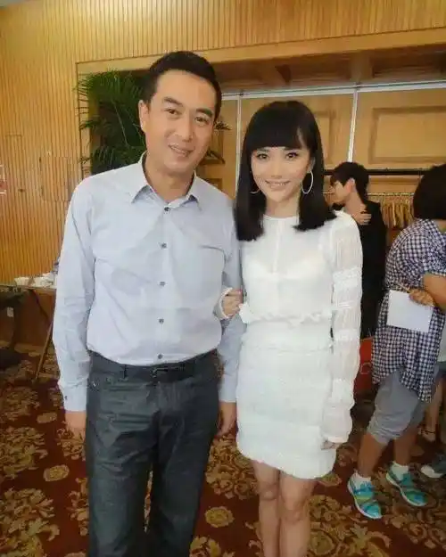 抢男人,争资源,娱乐圈的"塑料姐妹情"绝了_霍思燕_秦岚_李小璐