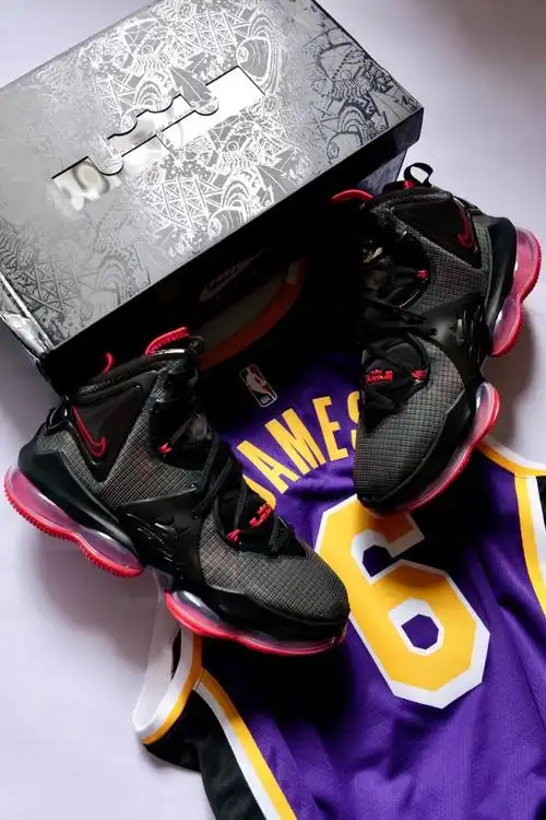 nike十大最帅篮球鞋(实战鞋天花板)