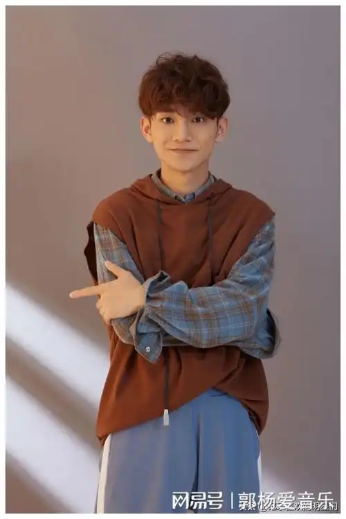 95后青年男演员:蒋龙阳光帅气十足,演技还不错,学霸一枚!