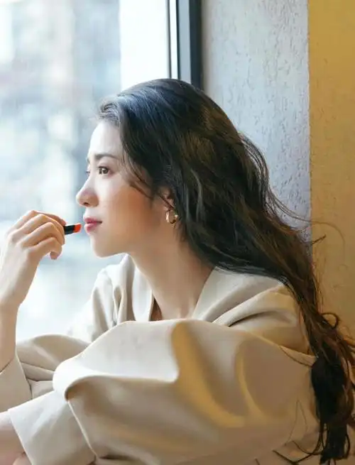 想要素颜出门也美建议睡前坚持几个好习惯皮肤水嫩白净细腻