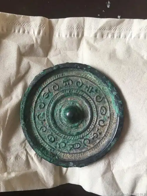 汉代优美图案老青铜镜