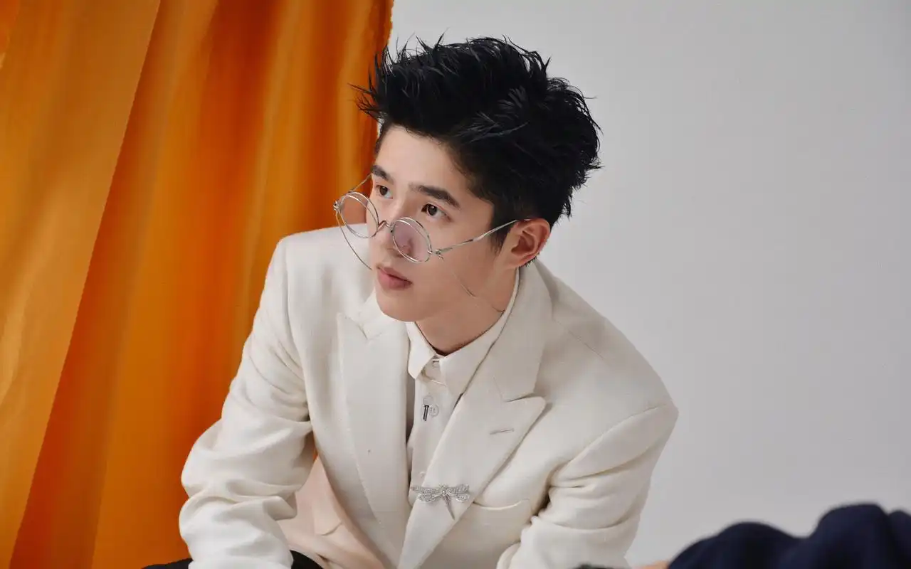 刘昊然杂志写真高清壁纸