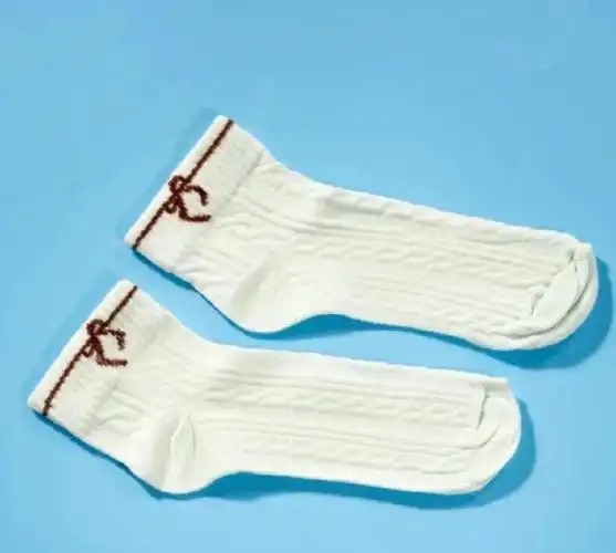 三双袜子愿意换的来