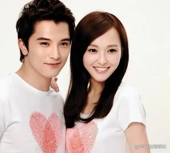 罗晋和平时低调的形象大不相同,他对唐嫣的喜欢可是表现得相当"张扬"