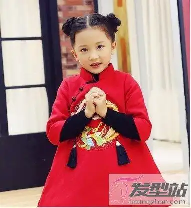 小孩简单发型女扎头发双丸子头俏皮可爱讨人喜欢
