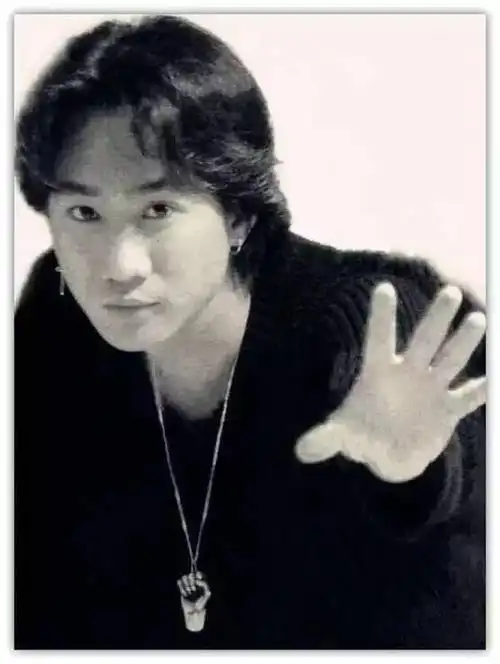 100张照片告诉你黄家驹和beyond有多时尚!