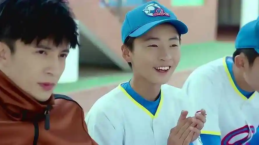 我们的少年时代:班小松是小熊队队长,邬童连续的投坏球