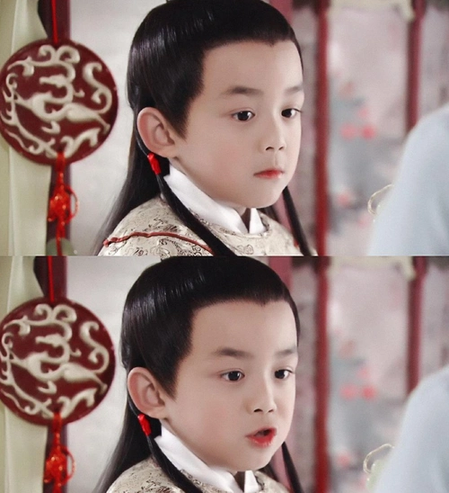 吴磊童年照曝光,眼神戏灵气四溢,才知道啥是从小帅到大!