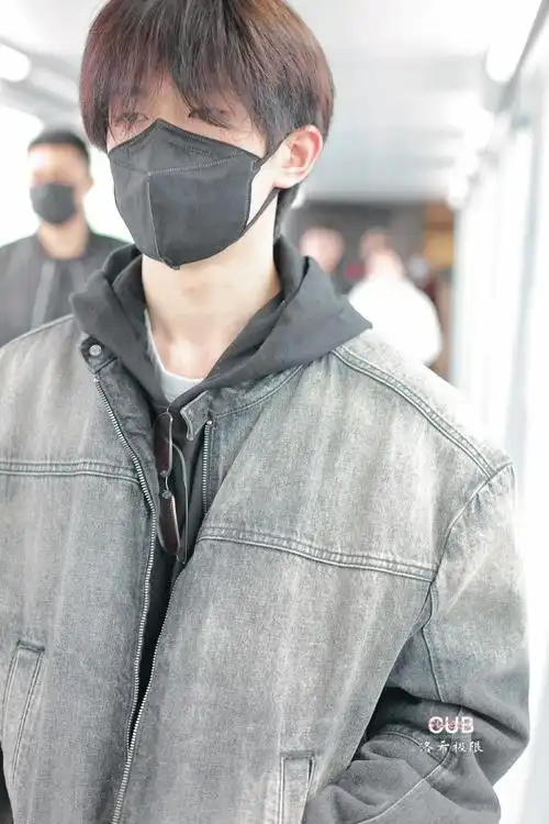 日内瓦##易烊千玺 丹麦#  【洛希极限】240408 重庆出发&北京到达93