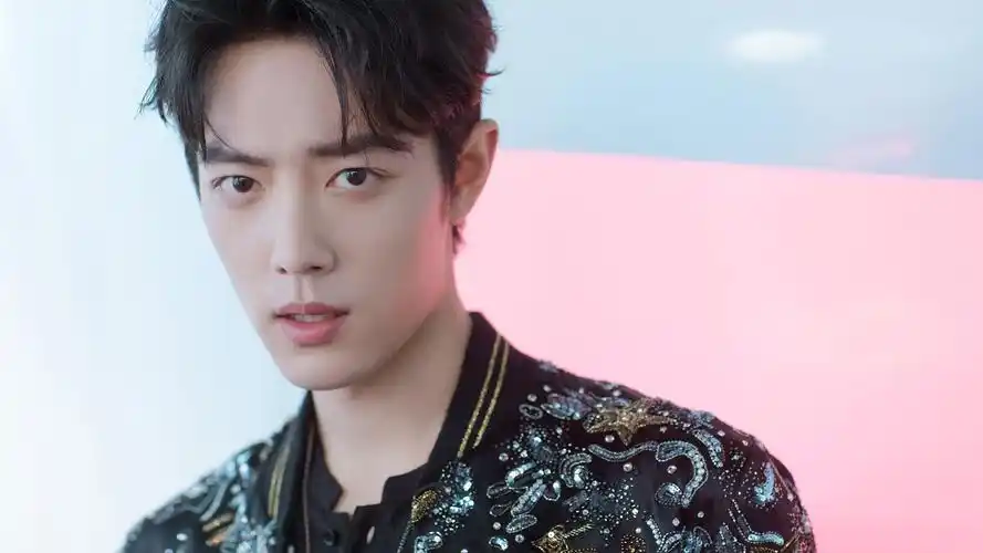 肖战有哪些好看的高清无水印图片(可以当壁纸的那种)? - 知乎