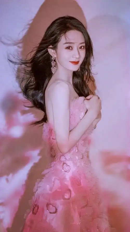 赵丽颖·星动之夜粉色梦幻公主风x复古女王范儿#赵丽颖粉的冒爱心泡泡