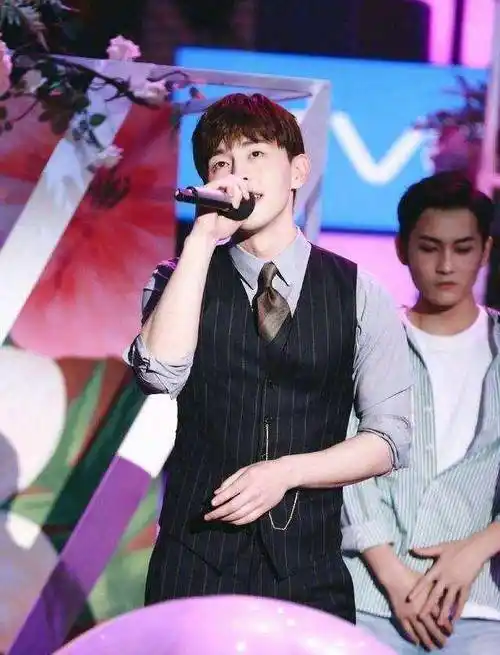 原创快本多次邀邓伦他的选择太傻了