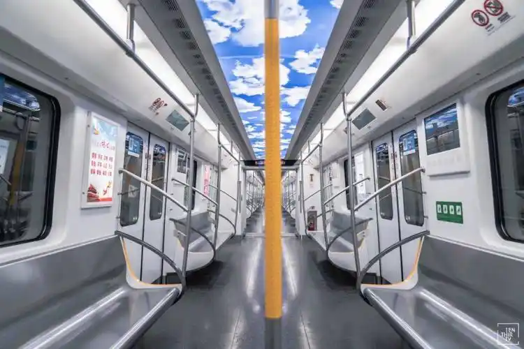 刚刚武汉这两条地铁线开通