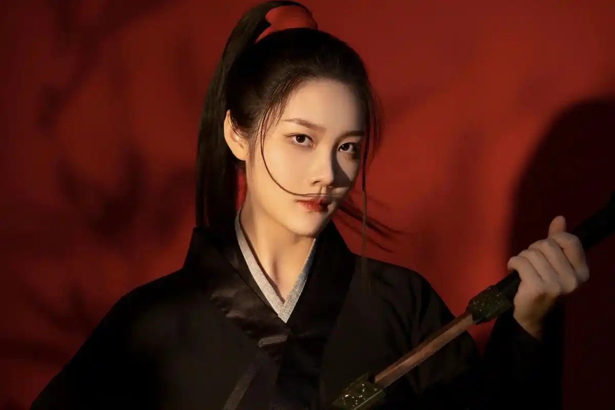 负剑行 #古风 #仗剑 #女生帅起来  - 抖音