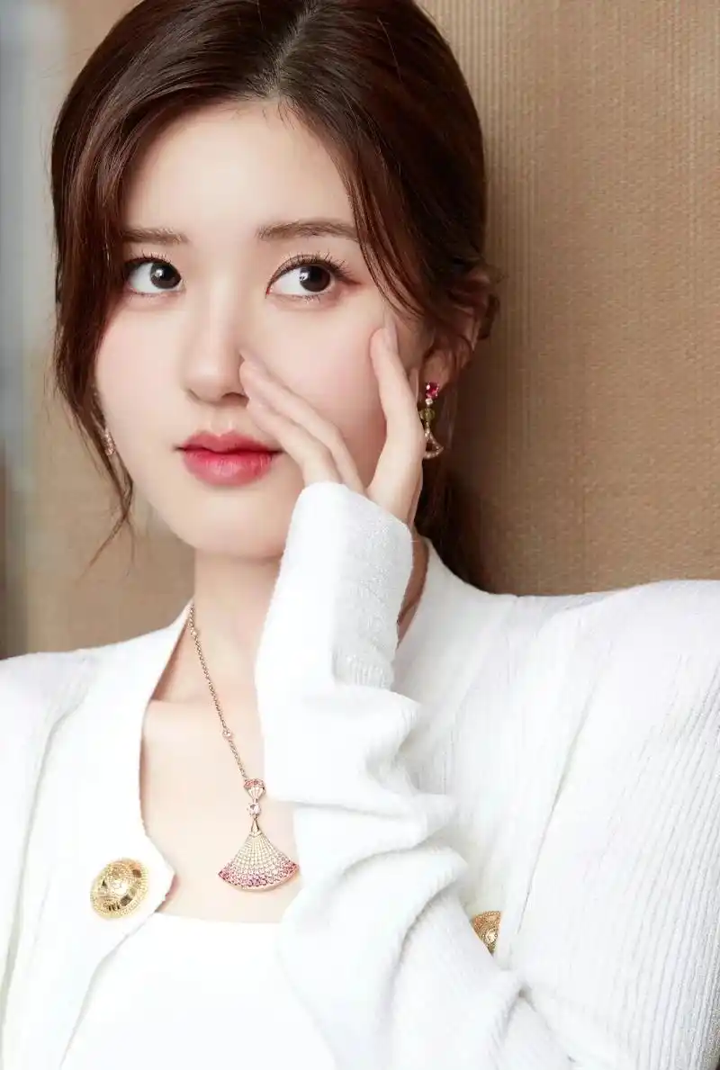 赵露思 #明星图片 #明星  - 抖音