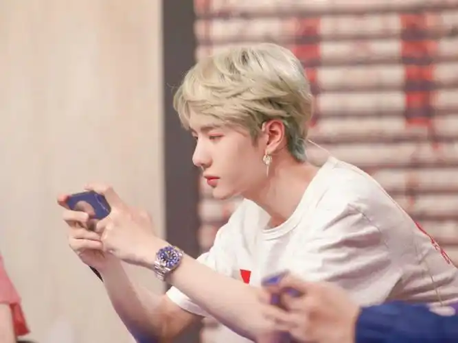 王一博壁纸可奶可酷