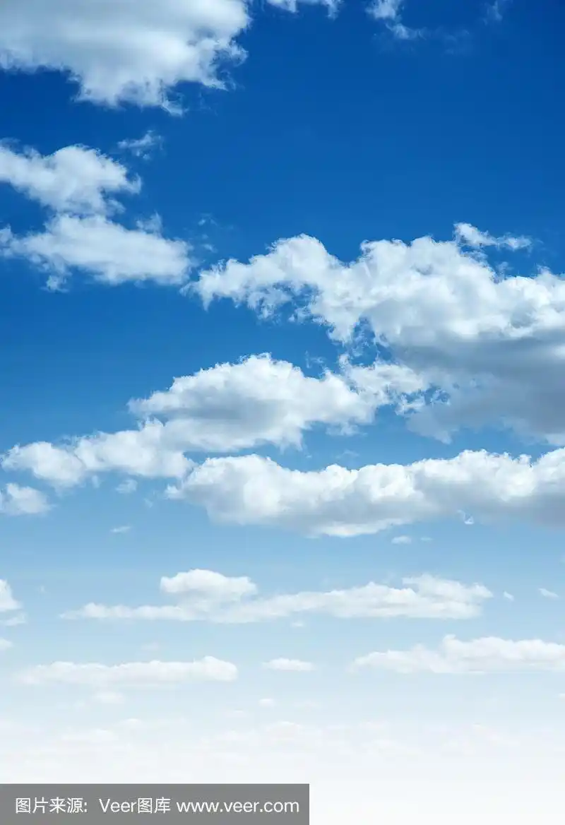 天空和云垂直照片