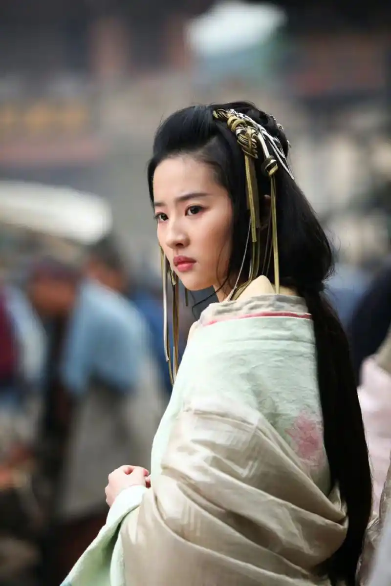 小酷炫彩##我见犹怜的古装美人# 电影《鸿门宴传奇》里刘亦菲饰演