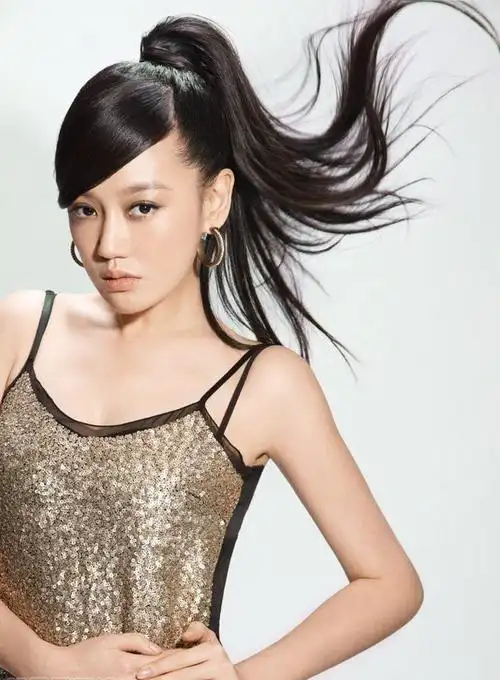 《粉红女郎》中哈妹女演员 薛佳凝