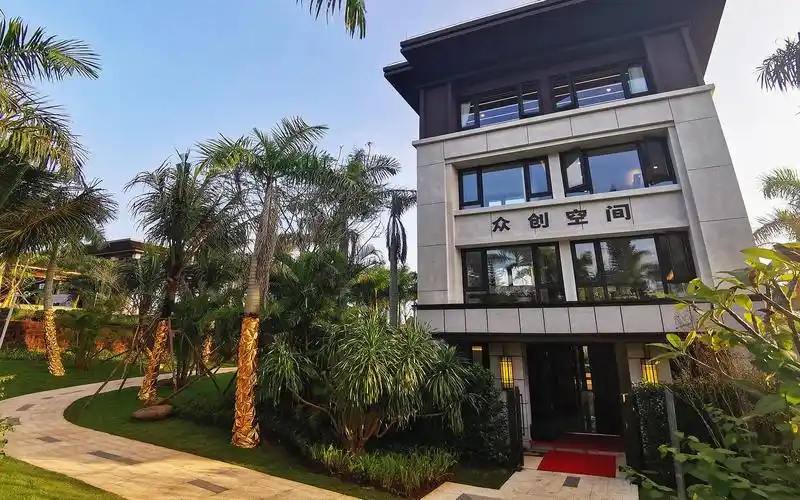 实拍海口江东新区280万的联排别墅买2层得6层竟然还带后花园